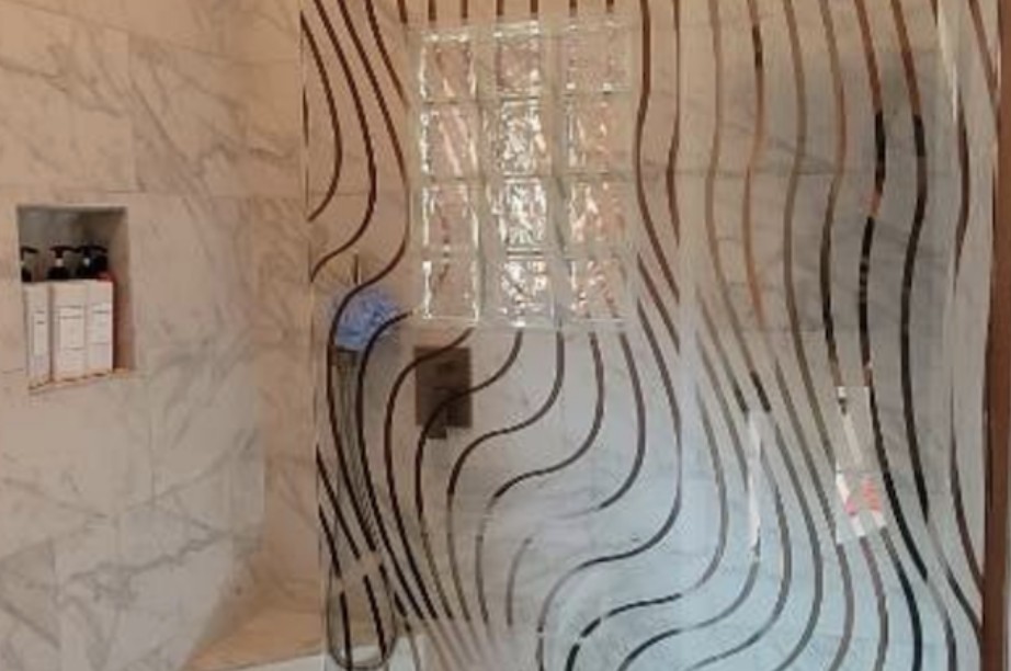 Shower & Bath Enclosures — image 9