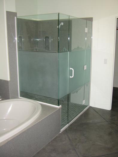 Shower & Bath Enclosures — image 41